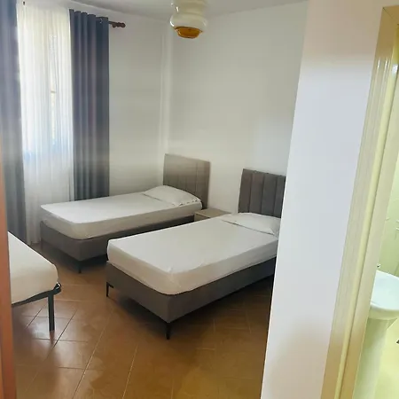 Roni Guest house