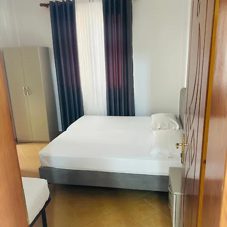 Konukevi Roni 3*